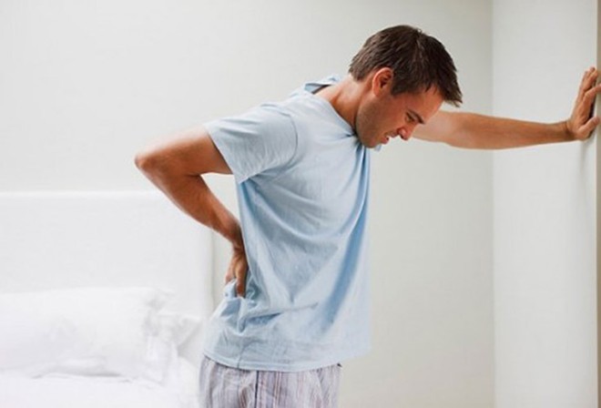 Nam giới bị mắc bệnh nam khoa thường thể hiện qua đường tiểu và những cơn đau cục bộ